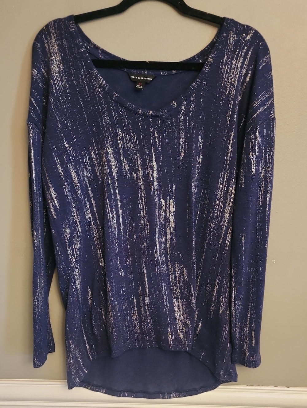 Rock & Republic Women's Blue Metallic Gold-Accent Long Sleeve Top